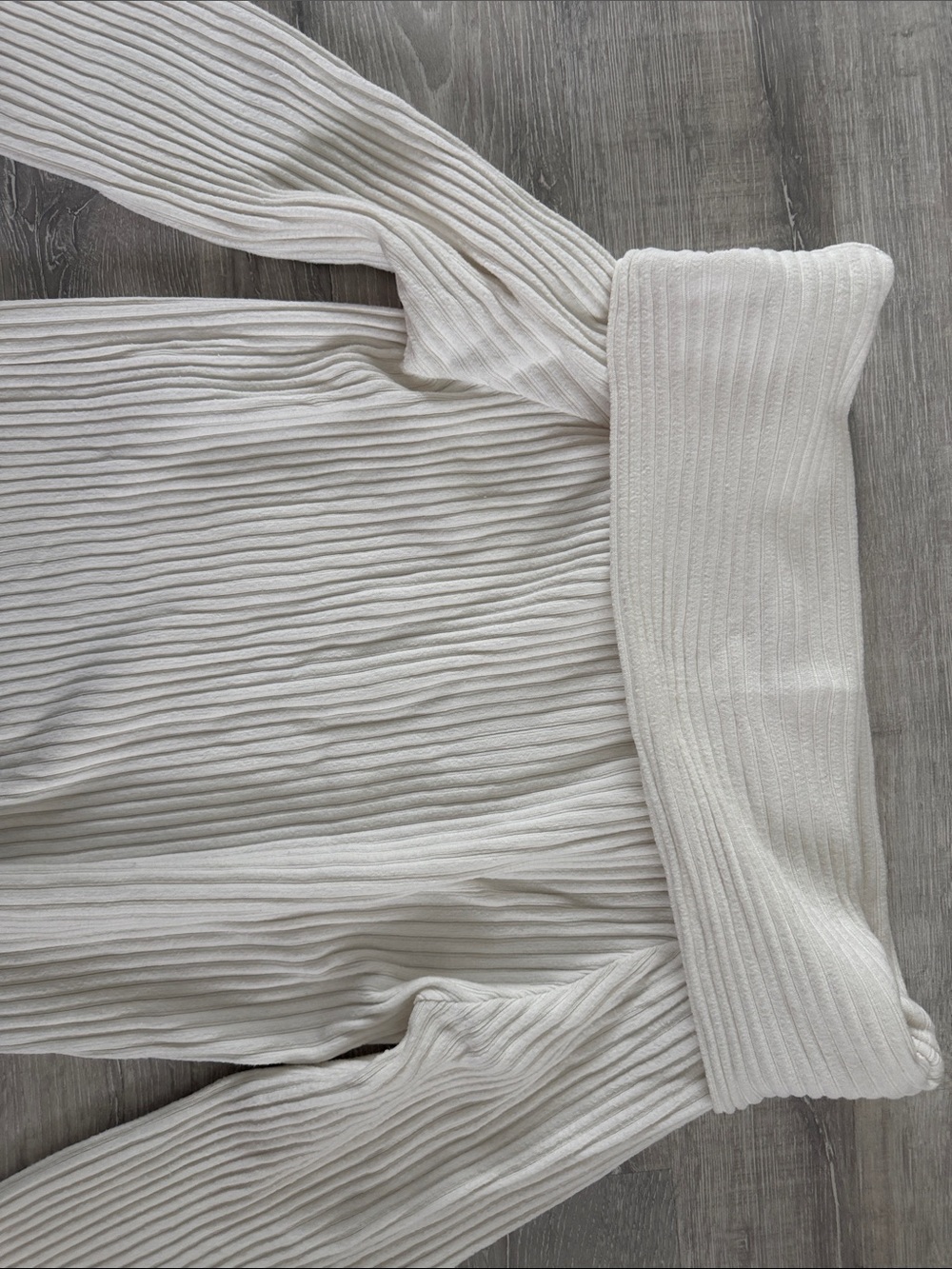 Off-the-Shoulder Ribbed Sweater - Picture 9 of 12